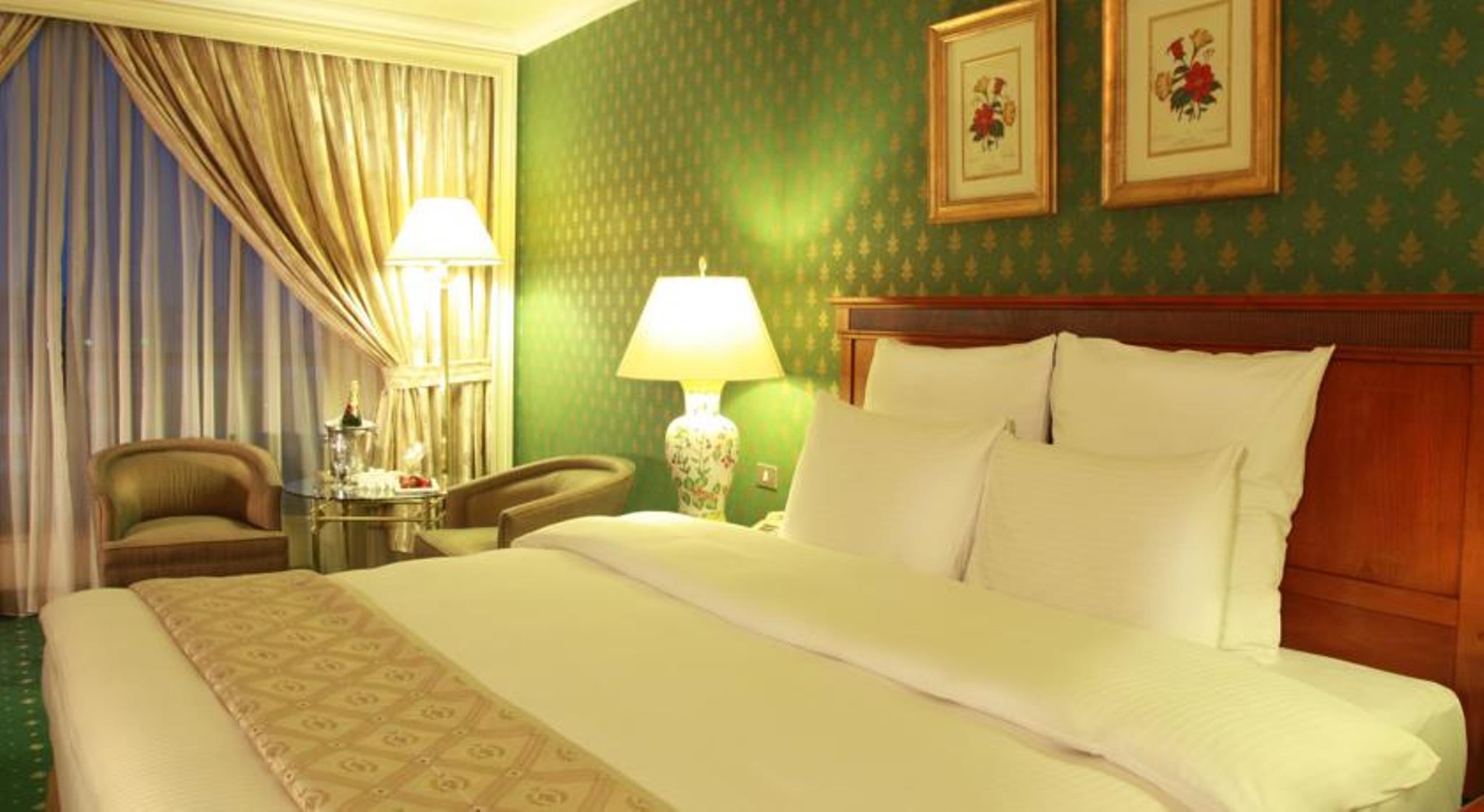 Regency Palace Аман Екстериор снимка A bedroom at the hotel