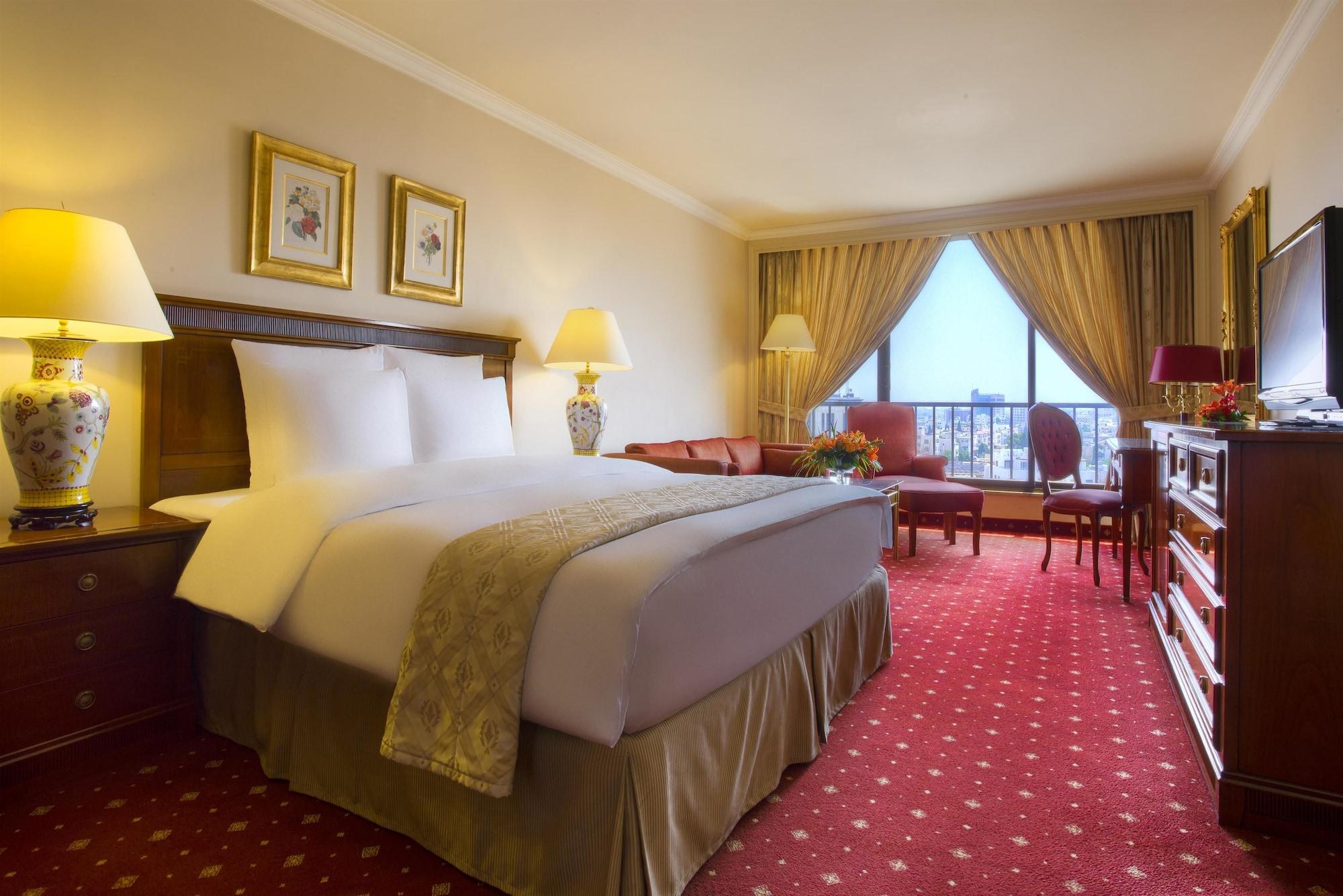 Regency Palace Аман Екстериор снимка A room at the Grand Hyatt Hotel, Amman