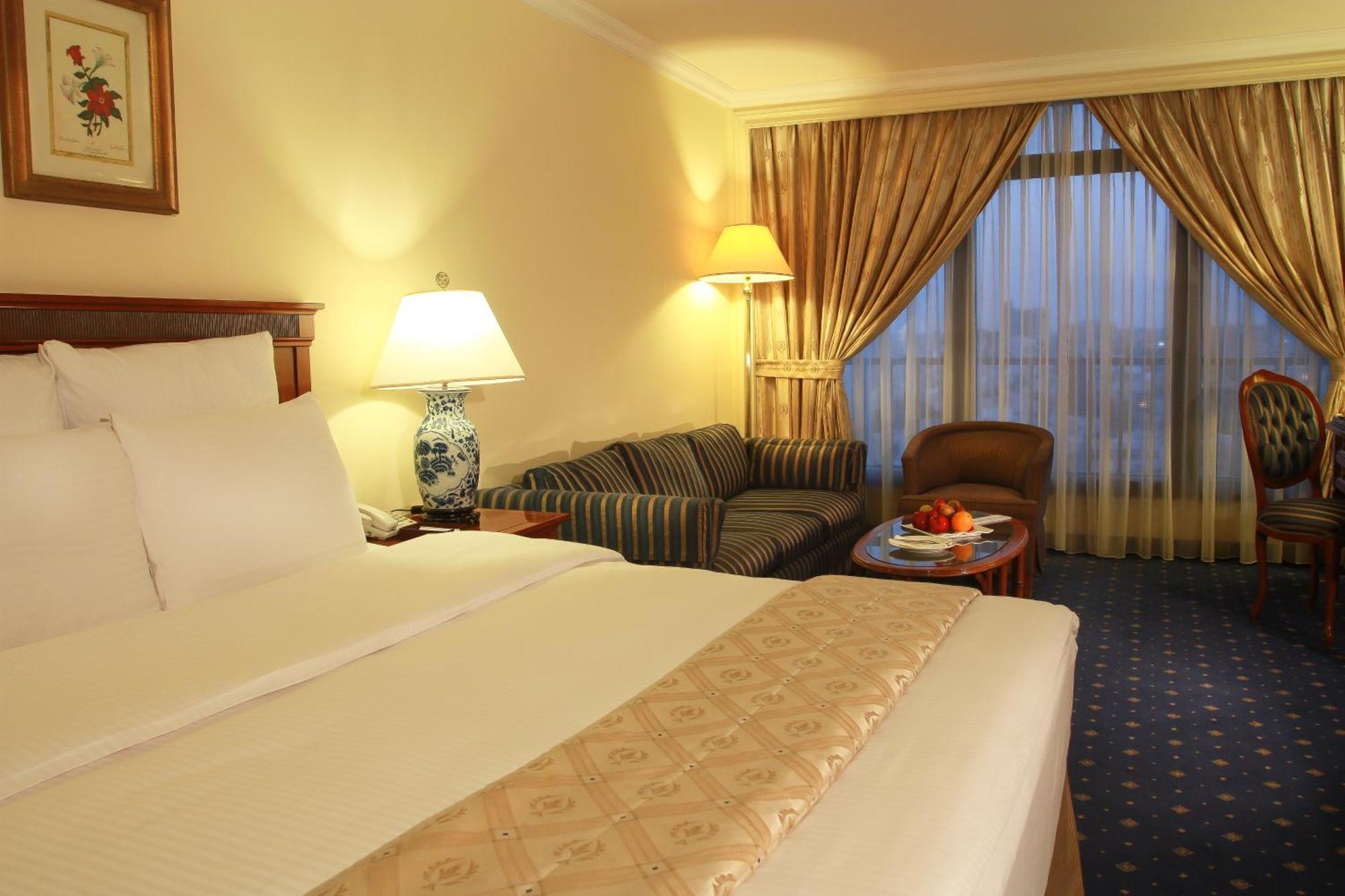 Regency Palace Аман Стая снимка A room at the hotel