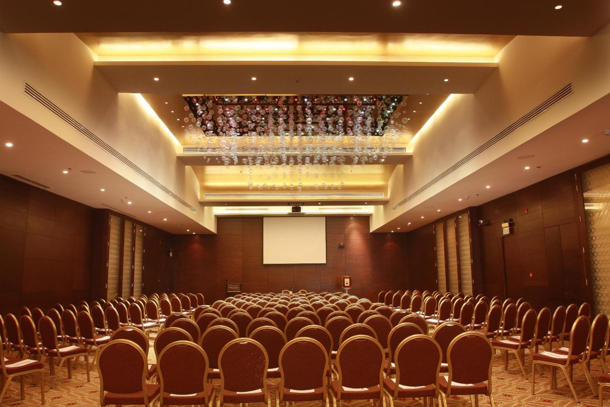 Regency Palace Аман Екстериор снимка The Grand Ballroom