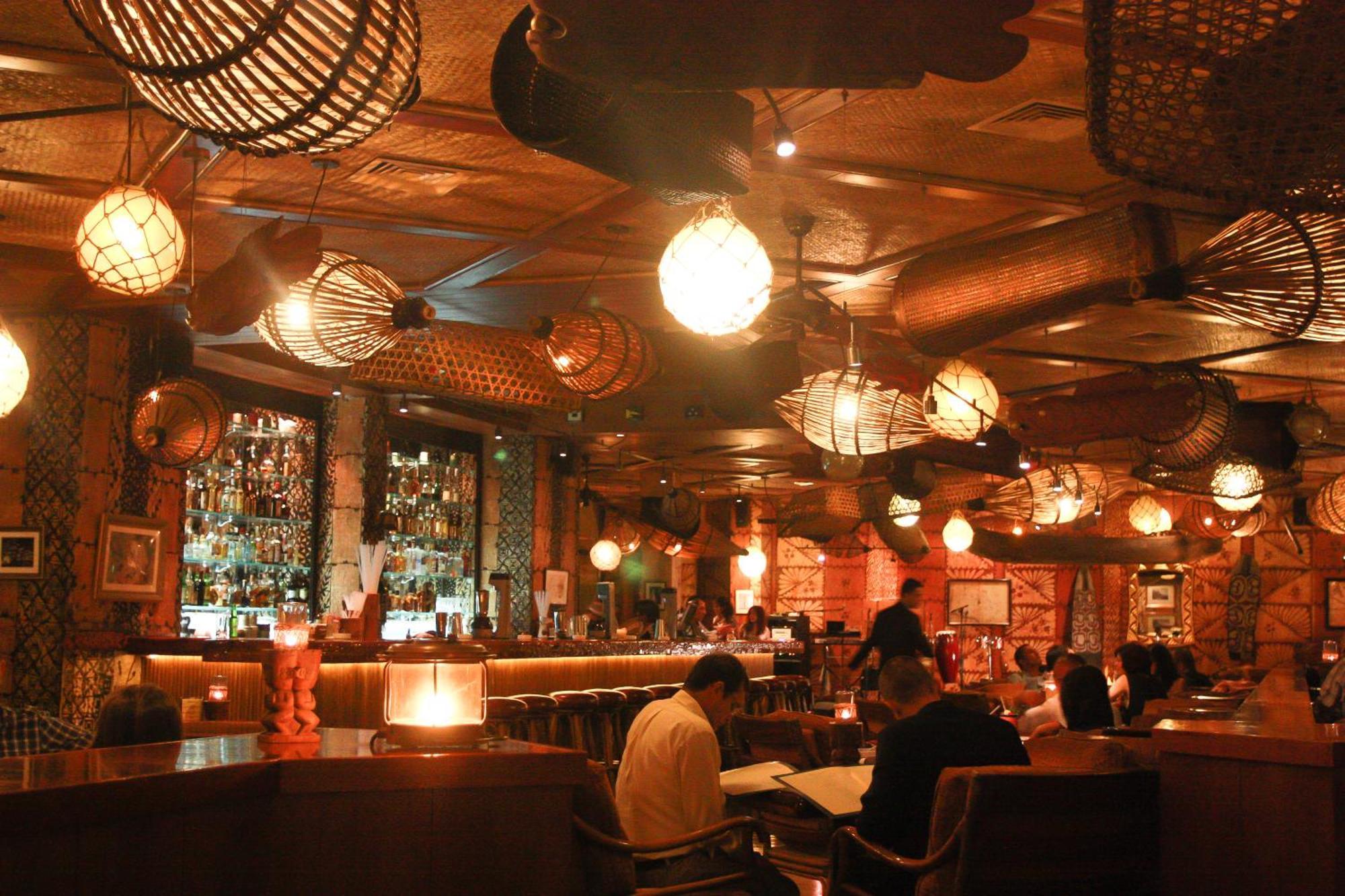 Regency Palace Аман Екстериор снимка Interior of a restaurant in the resort