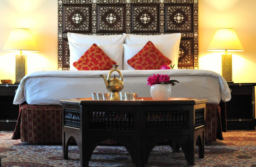 Regency Palace Аман Екстериор снимка A bedroom at the hotel