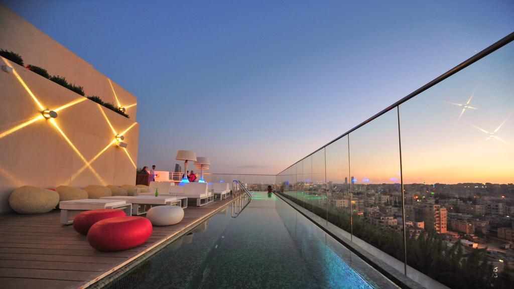 Regency Palace Аман Екстериор снимка Skyline rooftop bar