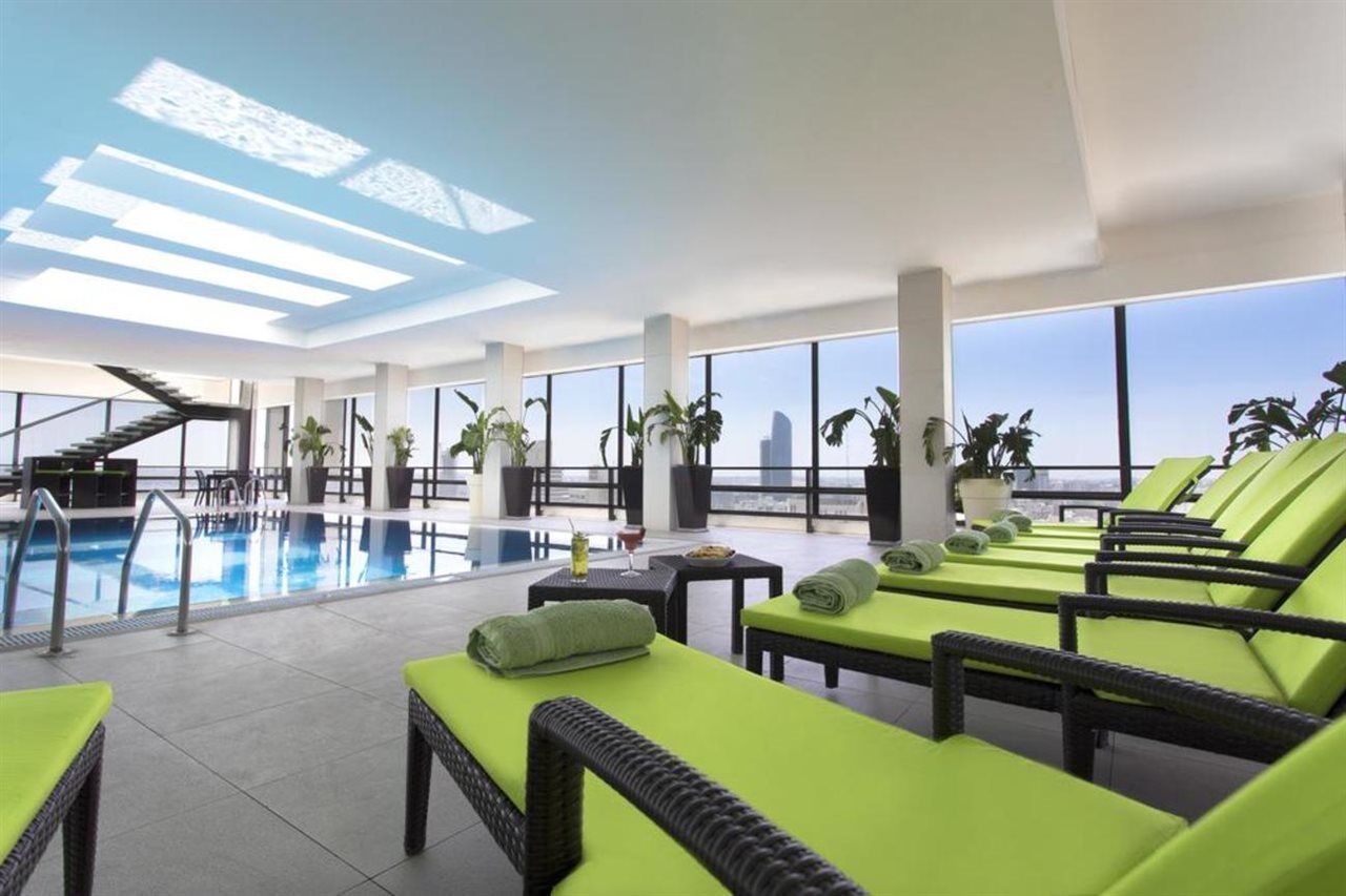 Regency Palace Аман Екстериор снимка Skyline pool